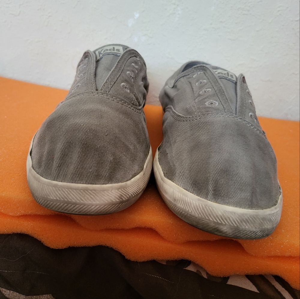 KEDS Canvas Flat Light Green Tennis Shoes Size 10 - Picture 2 of 7